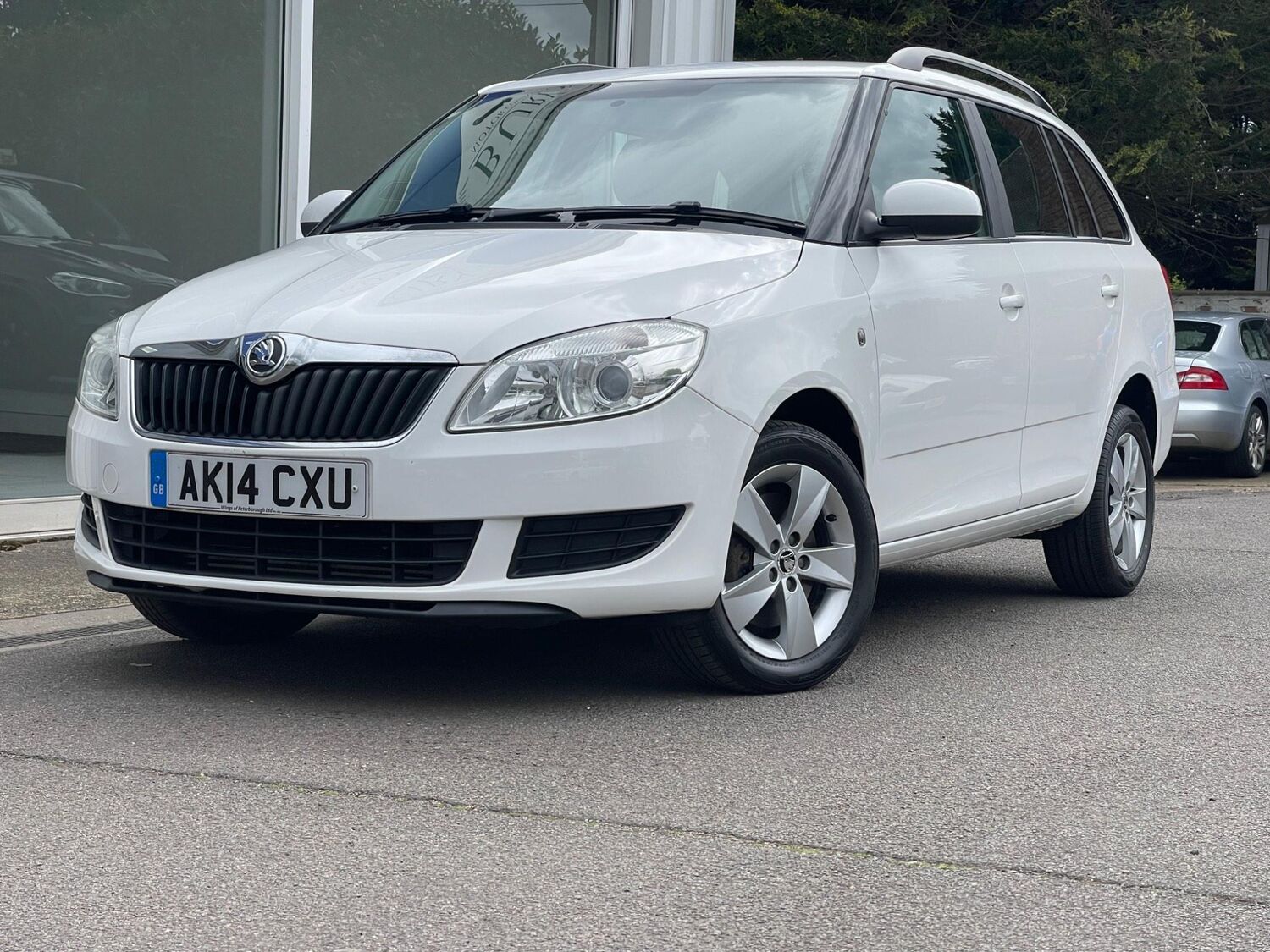 Used SKODA FABIA 2014 White in Bury St Edmunds, Suffolk Bury Motor