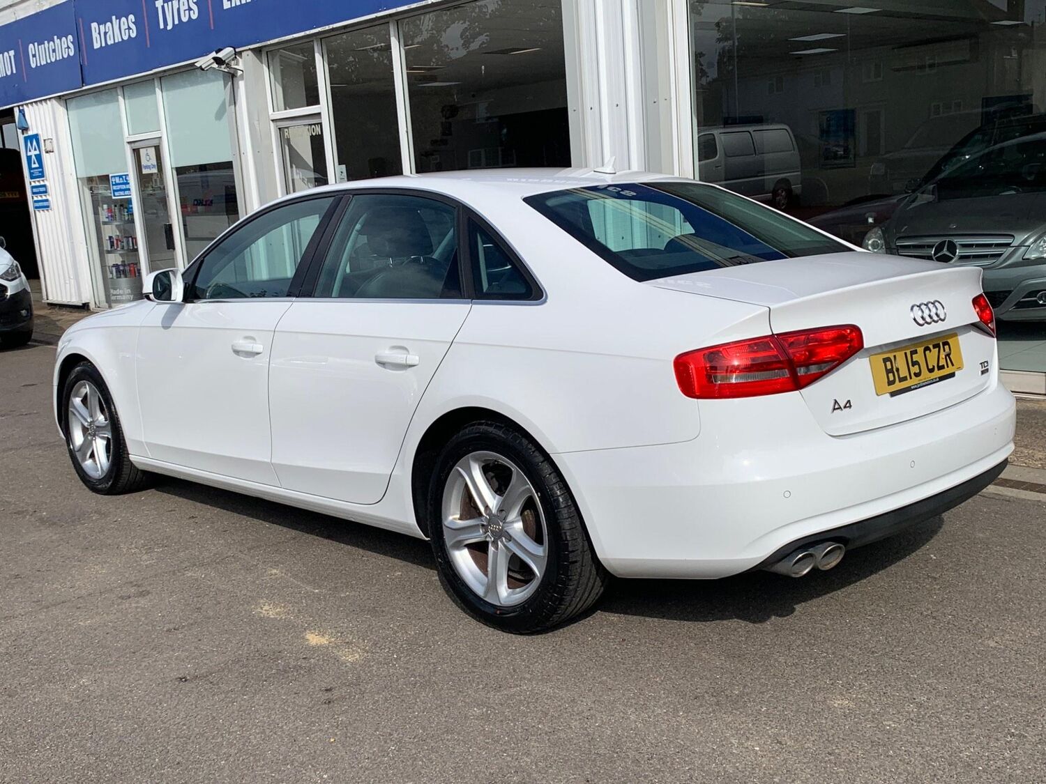 Used AUDI A4 2015 White in Bury St Edmunds, Suffolk Bury Motor Company